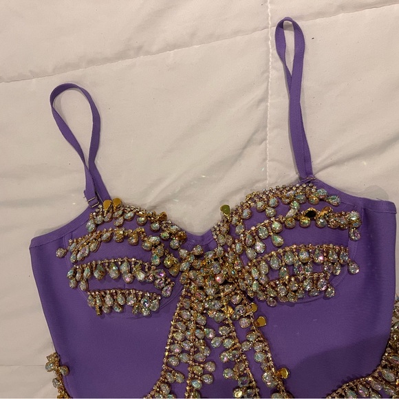 Purple dress with jewels - Picture 4 of 6
